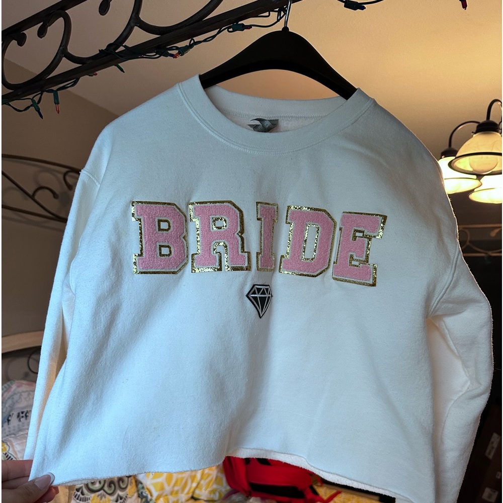Bride cropped white pullover w/diamond size small